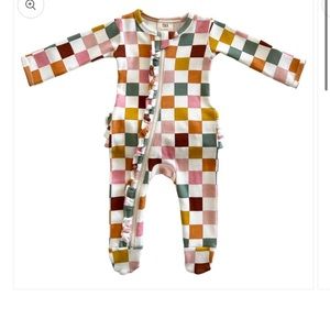 Spearmint baby cake pop checkerboard  / organic frill zip footie